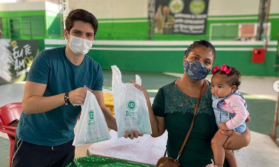 No Dia Mundial do Leite, a escola distribuiu 500 sacos de leite em pó para famílias da comunidade. Foto: Reprodução Instagram