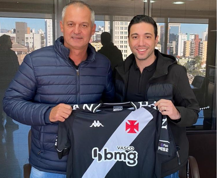 Lisca doido ao lado de Alexandre Pássaro