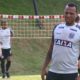 Luis Fabiano em treinamento pela Ponte Preta