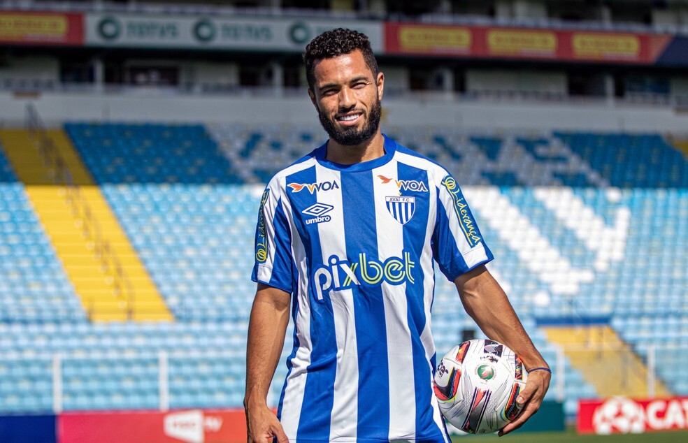 Ex-Vasco, Morato é anunciado como novo reforço do Avaí