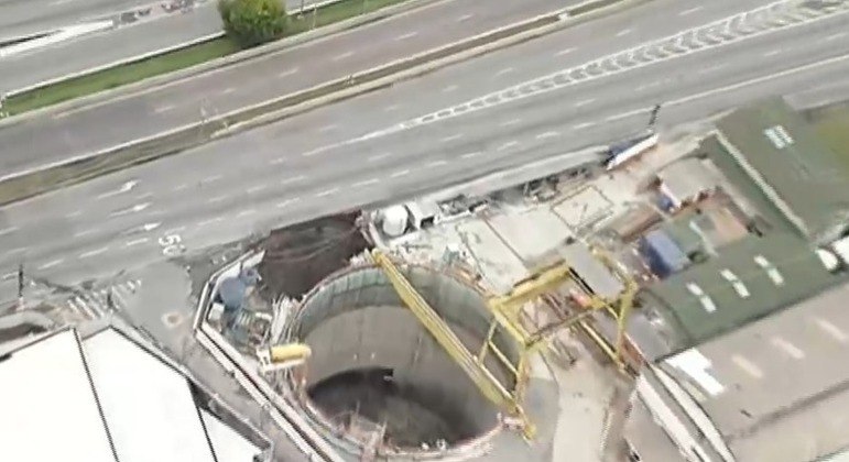 Marginal Tietê desmorona por conta de uma obra do metrô