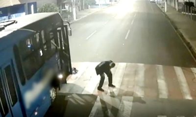 Motoboy é atropelado por ônibus no interior de SP