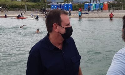 Imagem de Eduardo Paes na Piscina do Parque Radical