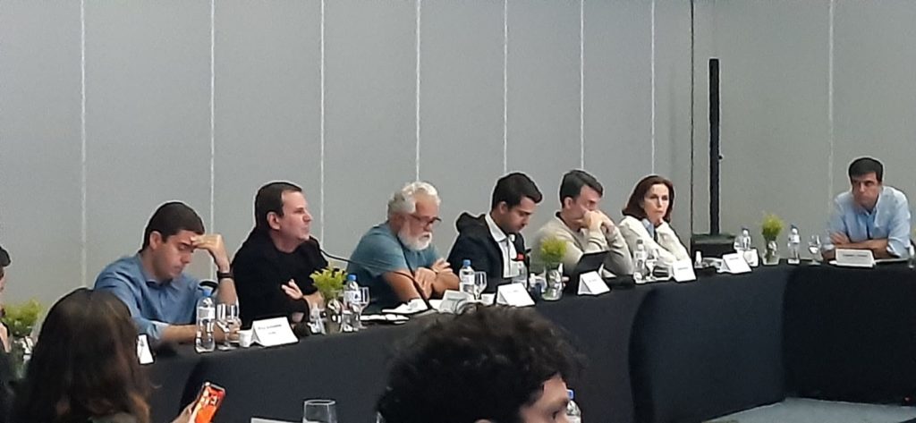 Imagem da reunião de Eduardo Paes com os secretários