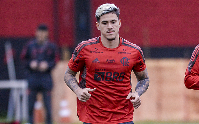 Pedro em ação durante treinamento do Flamengo