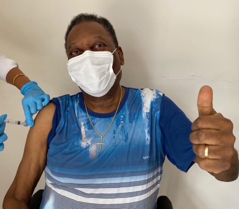 Pelé é internado em hospital de São Paulo
