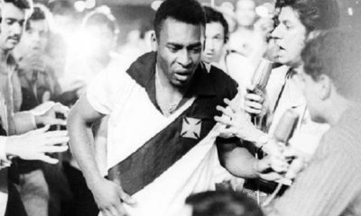 Pelé com a camisa do Vasco