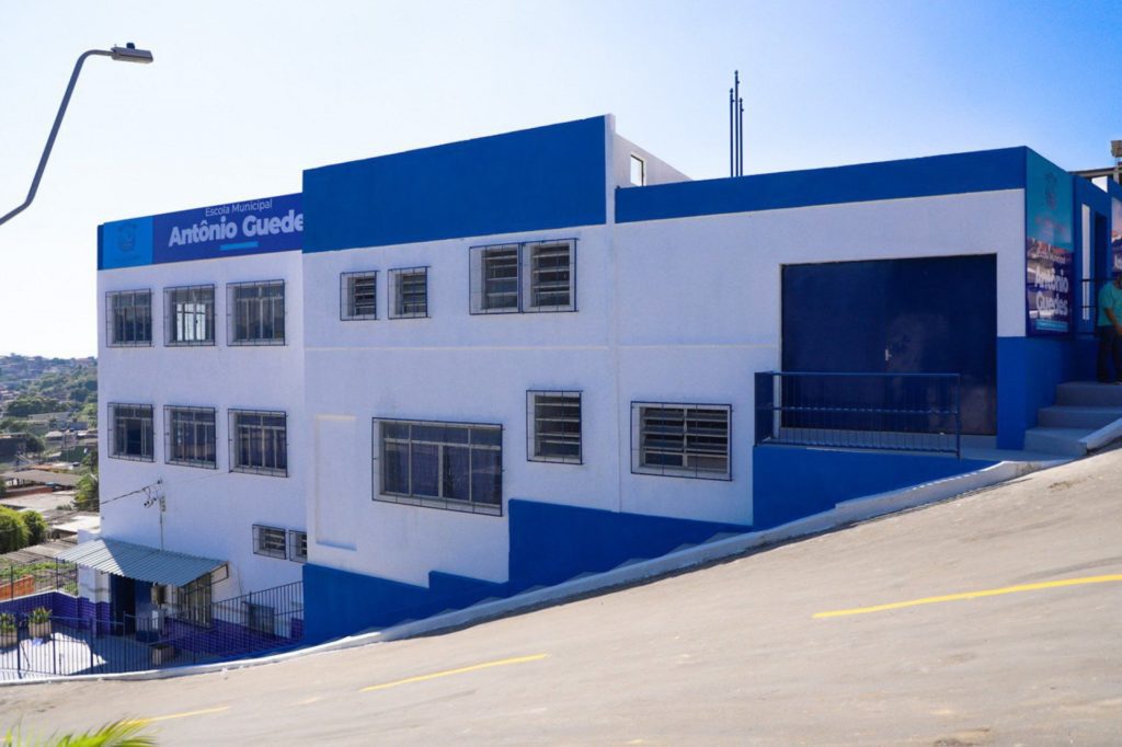 Escola municipal é inaugurada na Baixada Fluminense