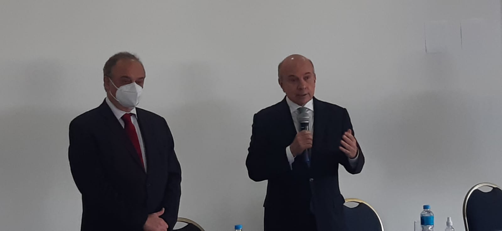 Imagem do Secretário Nelson Rocha e do presidente da ACERJ, José Antonio do Nascimento Brito