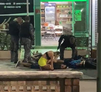 Policiais prenderam os bandidos na Vila da Penha