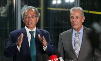 Ministros da Economia, Paulo Guedes, e de Minas e Energia, Bento Albuquerque, durante entrevista coletiva preço dos combustíveis