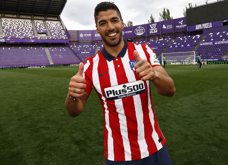 jogador de futebol Suaréz