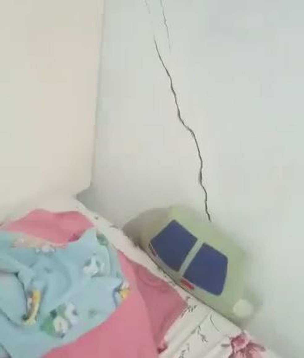 Rachadura prédio Rio das Pedras 