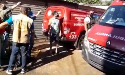 Mulher é resgatada de escombros após desabamento de prédio no Rio de Janeiiro