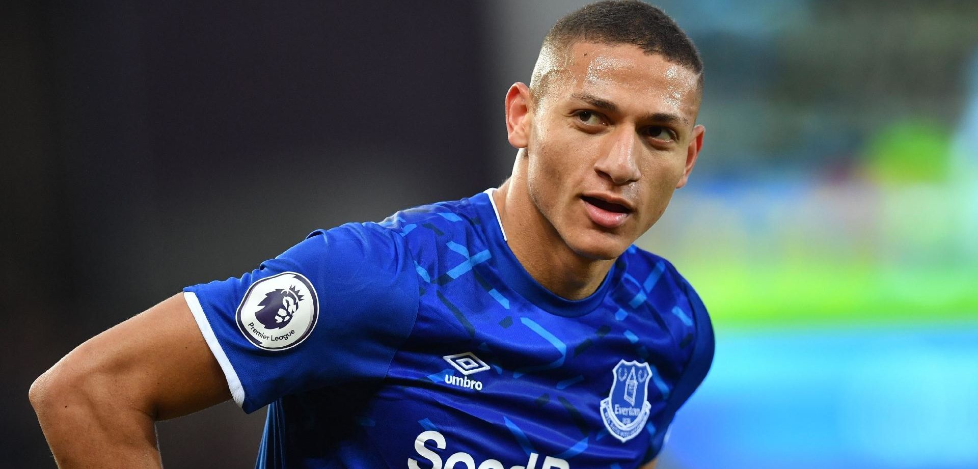 Richarlison se desculpa por expulsão no empate do Everton: Cometi