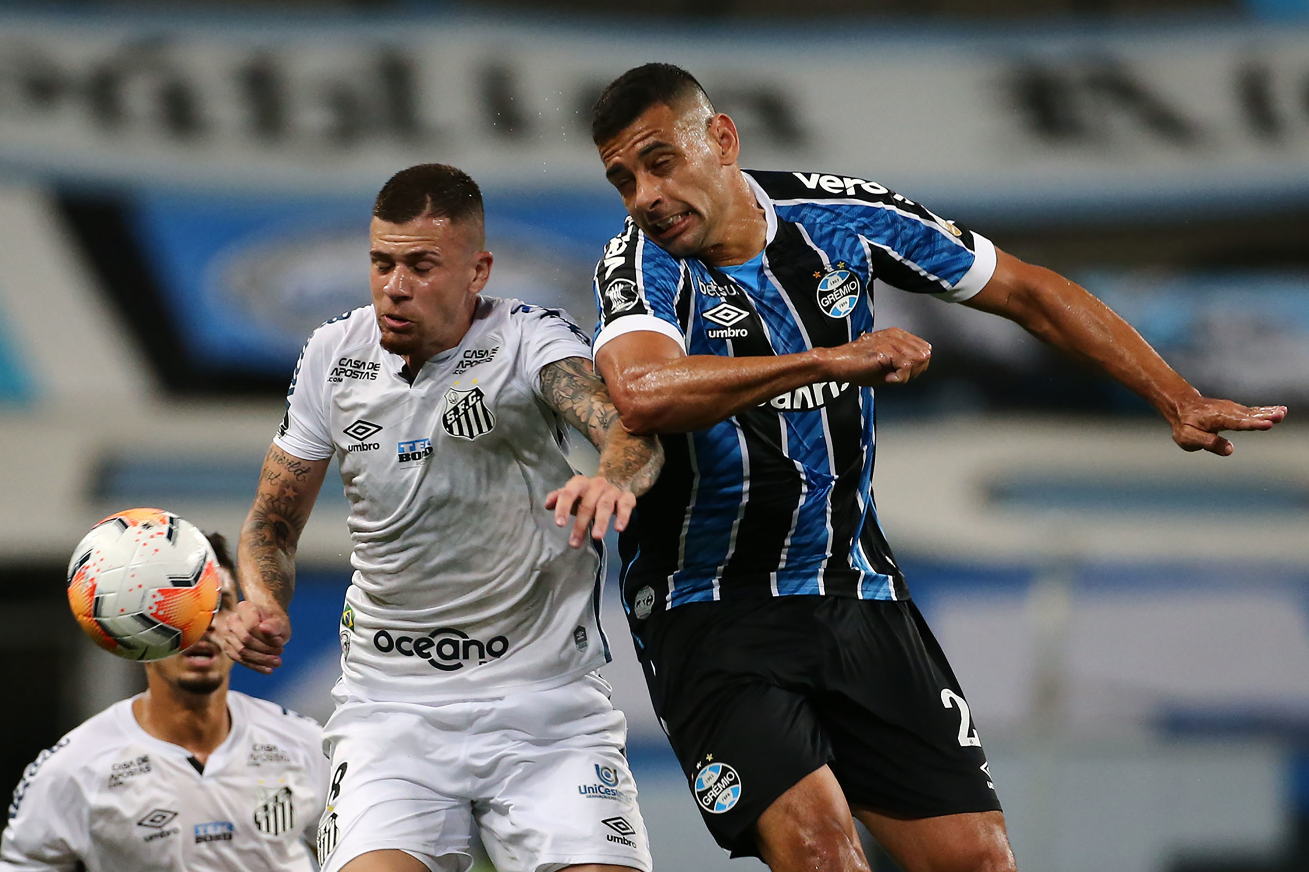 Grêmio e Santos empatam em Porto Alegre em jogo com 3 pênaltis