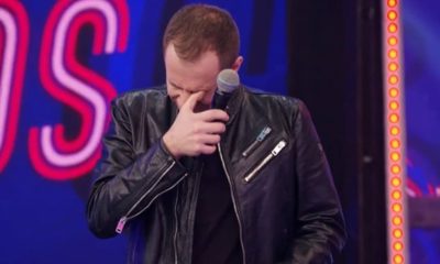 Tiago Leifert chorando na super dança dos famosos