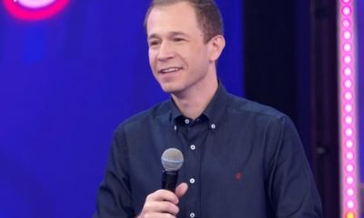 Tiago Leifert durante o Super Dança dos Famosos