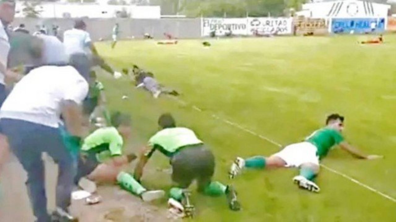 VÍDEO] Tiroteio em jogo de futebol mata três torcedores no México