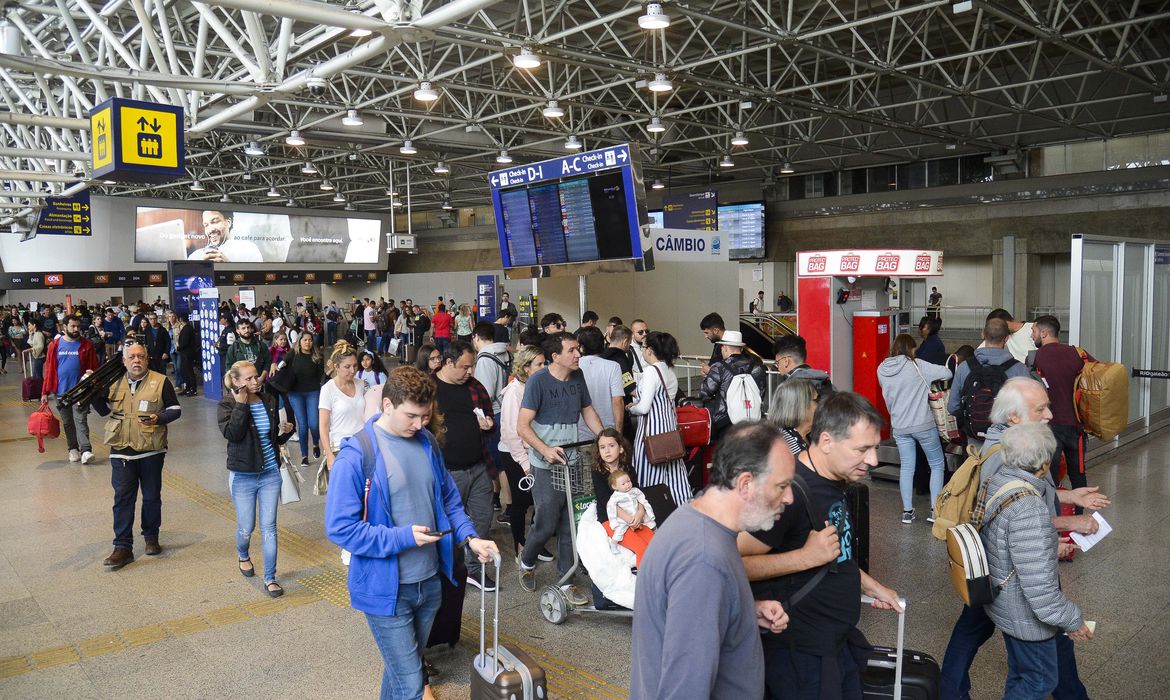 Governo libera entrada de estrangeiros em todos os aeroportos do país