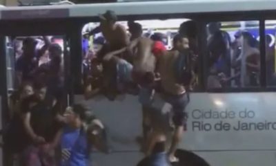 Vandalismo em ônibus no bairro de Copacabana