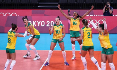 Meninas do Brasil comemoram vitória sobre o Japão. Foto: Reprodução Instagram/ CBV