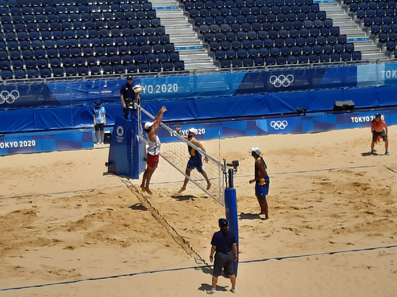 Dupla brasileira avança de fase