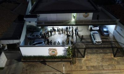 Policiais civis reunidos