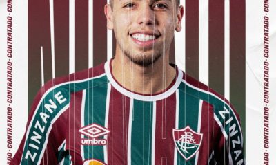 Nonato com a camisa do Fluminense