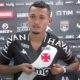 Zagueiro Walber, que estava no Cuiabá, é apresentado oficialmente pelo Vasco