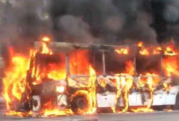 ônibus incendiado