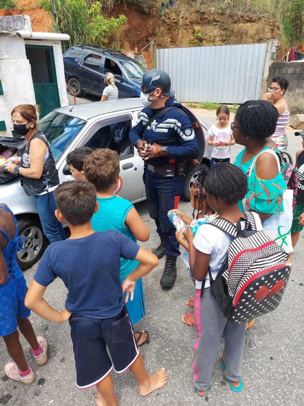 Sargento Everaldo vestido de Capitão América