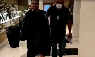 Na imagem, youtuber sendo preso pela Polícia